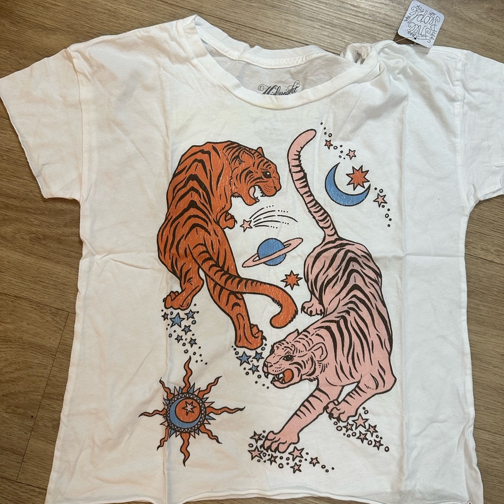 NEW Midnight rider X Free People
CIRCLING TIGERS CUT-OFF TEE sz XS